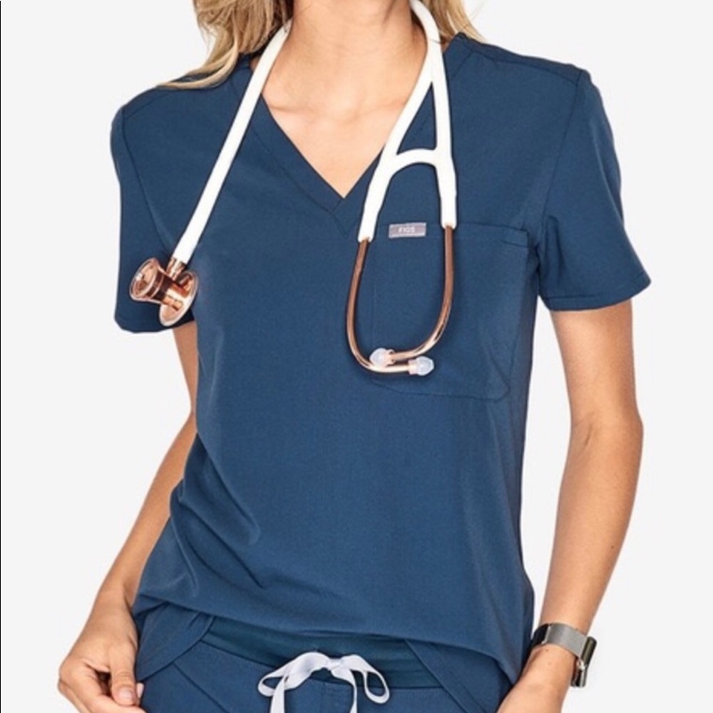 Figs large Catarina one pocket top